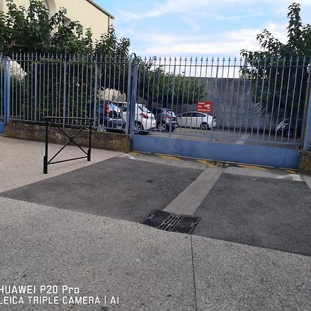 Le Pandora, Proche Tour Magne, Parking Et Terrasse Lägenhet Nîmes Exteriör bild